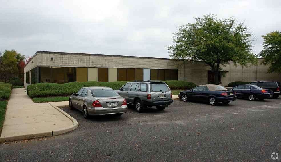 More Photos Of 201 Grove Rd, Thorofare Office For Sale