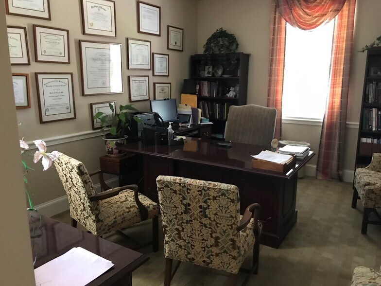 More Photos Of 2064 Vineville Ave, Macon-Bibb Medical For Sale