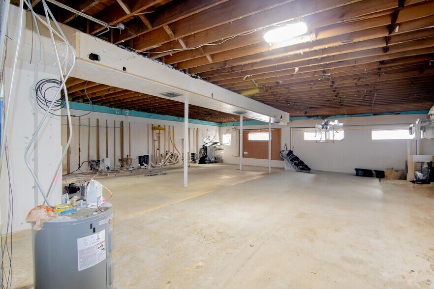 More Photos Of 2300 Dr Martin Luther King Jr St S, Saint Petersburg Freestanding For Lease