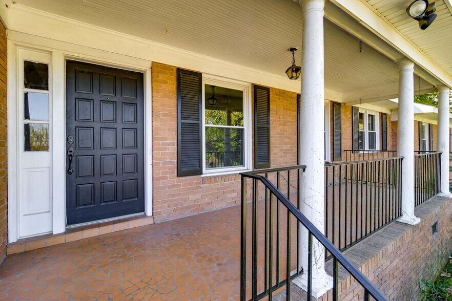 More Photos Of 161 Chapin Rd, Chapin Loft Creative Space For Sale