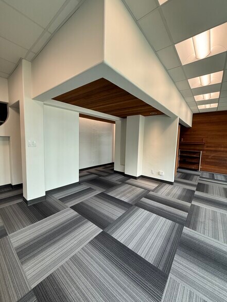More Photos Of 826 Kaheka St, Honolulu Office For Lease