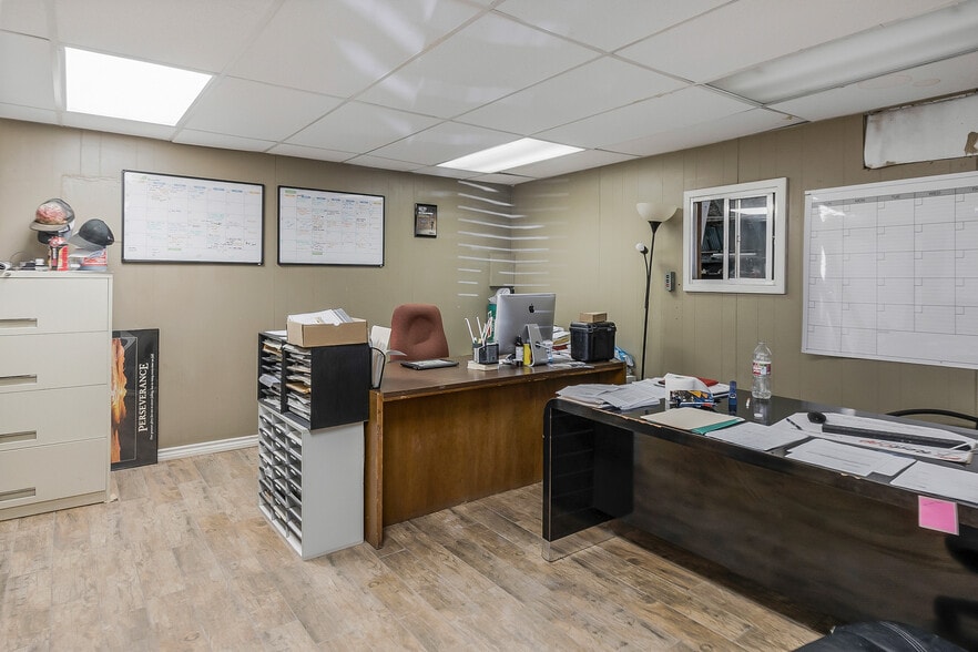 More Photos Of 6636 Canyon Dr, Amarillo Warehouse For Sale