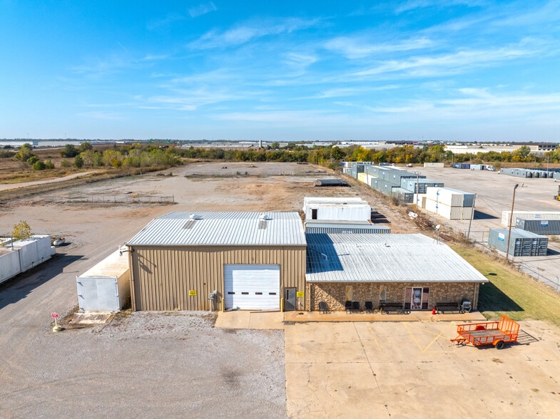 More Photos Of 4901 S Rockwell St, Oklahoma City Service For Sale