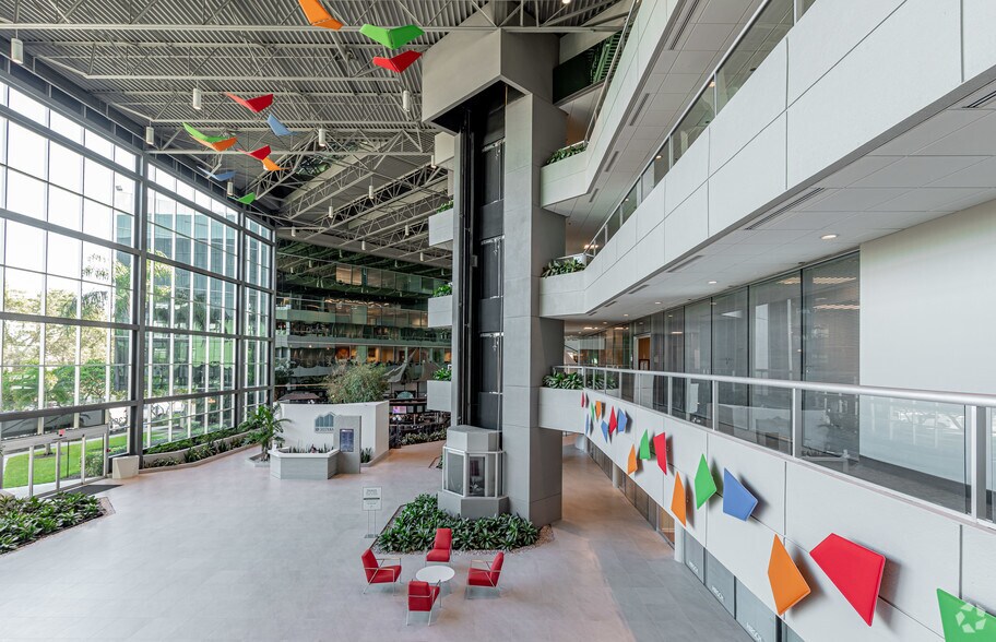 More Photos Of 301 E Yamato Rd, Boca Raton Office For Lease