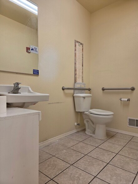 More Photos Of 273 Shoup Ave W, Twin Falls Office For Lease