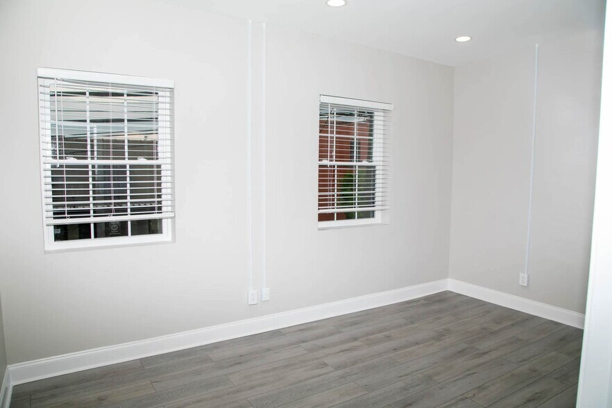 More Photos Of 101 N Market St, Benson Office For Lease