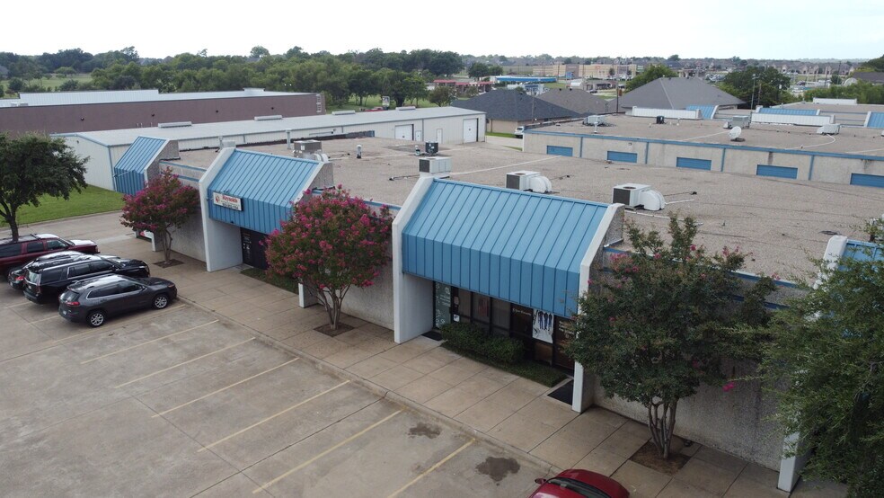 More Photos Of 2001 Skyline Dr, Sherman Light Distribution For Lease