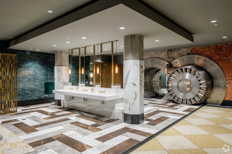 More Photos Of 821 17th St, Denver Office For Sale