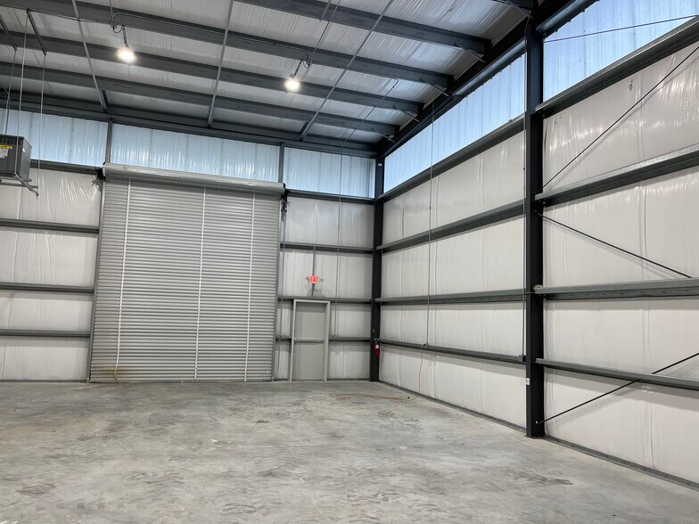 More Photos Of 28408 Sweetgum Rd, Magnolia Warehouse For Lease