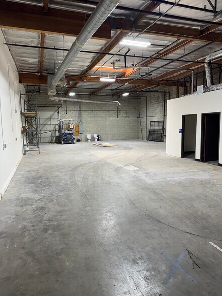 More Photos Of 12410 Foothill Blvd, Sylmar Warehouse For Lease