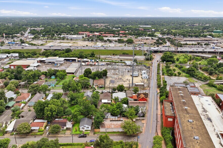 More Photos Of 200 Mission Rd, San Antonio Flex For Sale