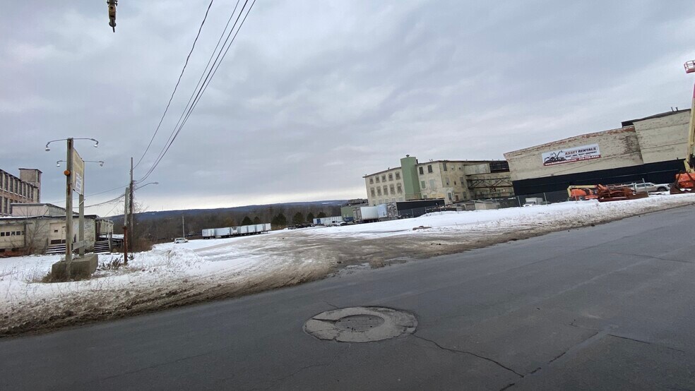 More Photos Of 831 Broad St, Utica Manufacturing For Lease