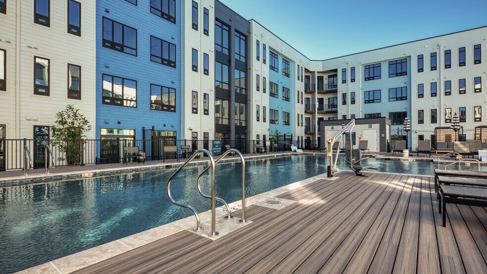 More Photos Of 225 W Olney Rd, Norfolk Apartments For Sale
