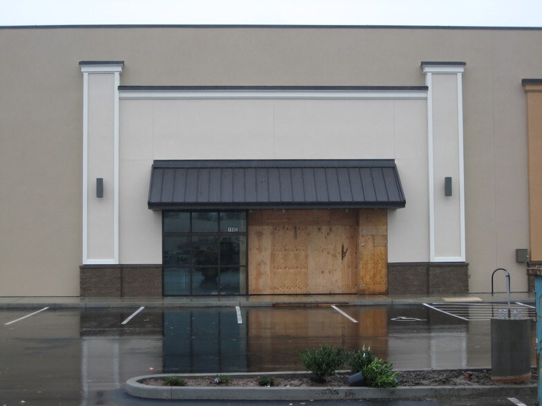 More Photos Of 180 SE Neptune Dr, Warrenton Freestanding For Lease