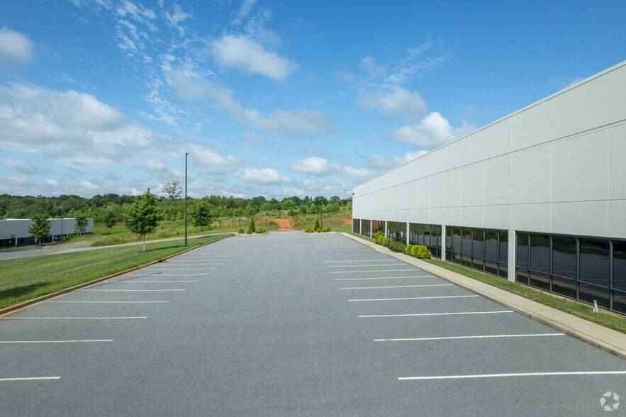 More Photos Of 140 Corporate Dr, Spartanburg Research And Development For Lease