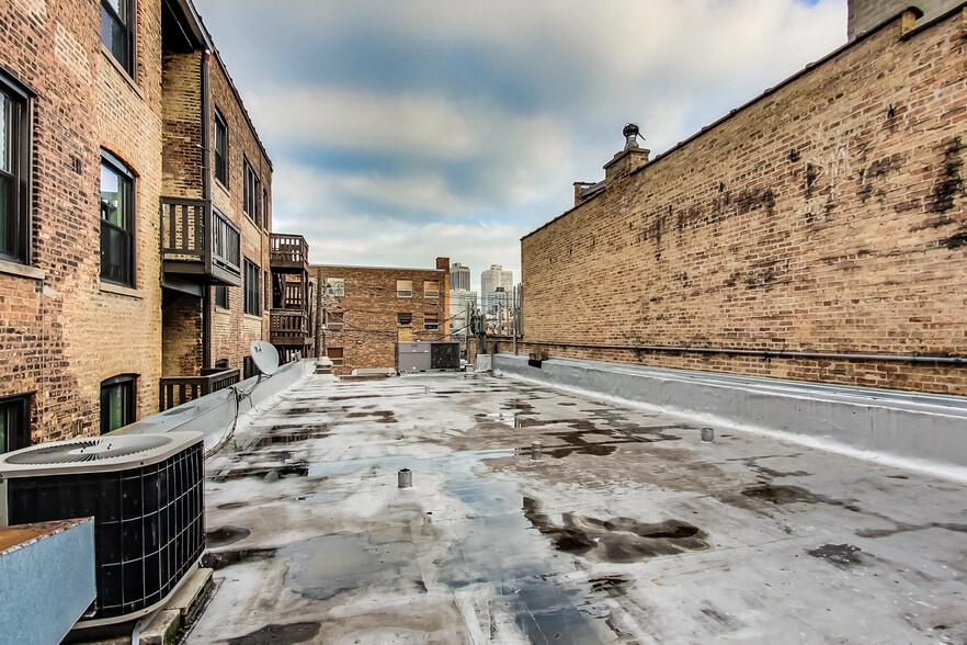 More Photos Of 2723 N Halsted St, Chicago Bar For Sale