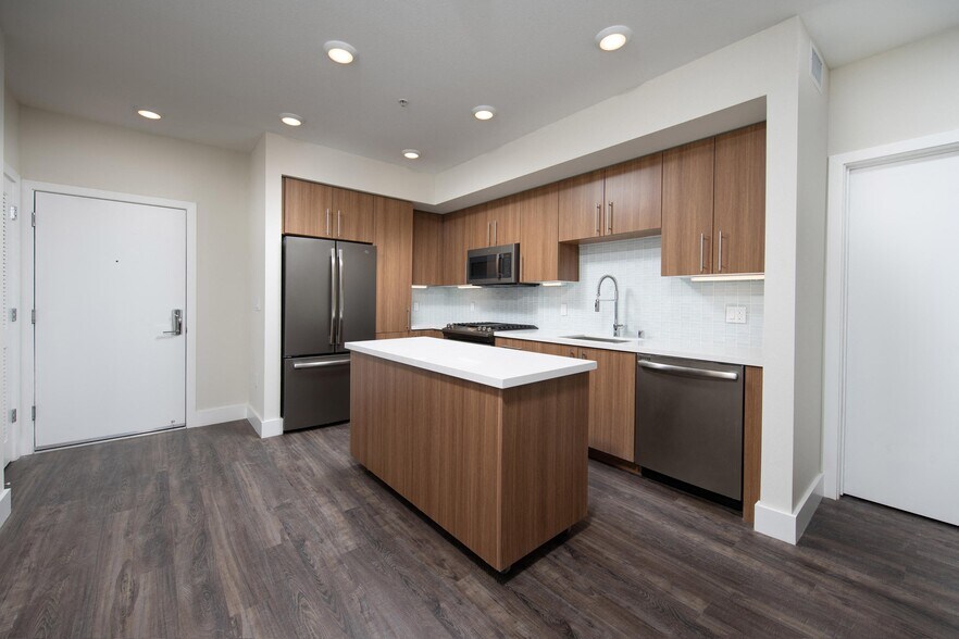 More Photos Of 730-750 E Capitol Ave, Milpitas Apartments For Lease