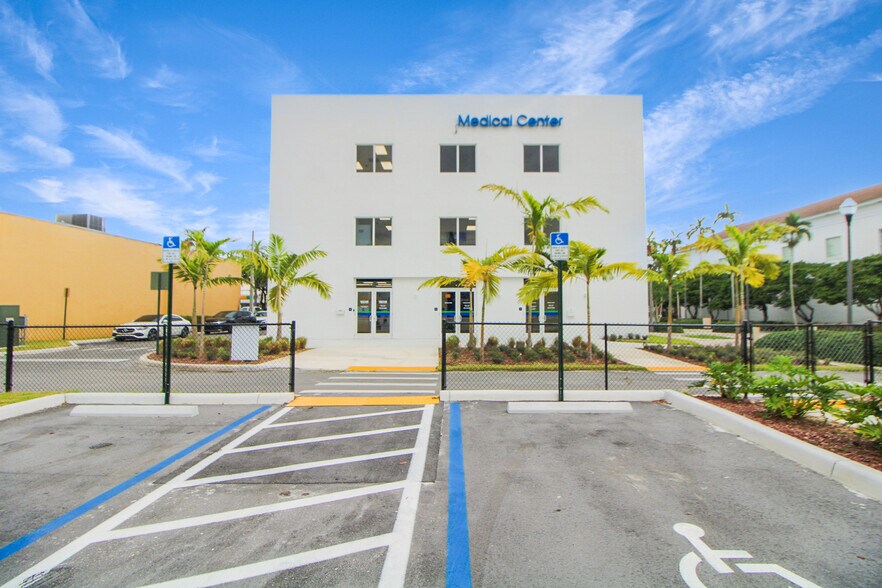More Photos Of 304 N Krome Ave, Homestead Medical For Lease