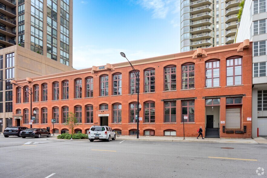 More Photos Of 445 W Erie St, Chicago Loft Creative Space For Lease