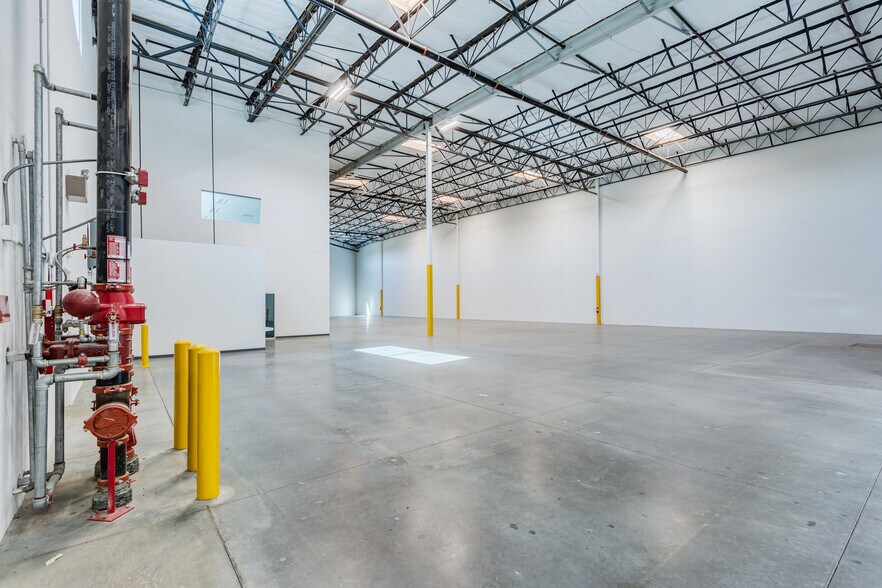 More Photos Of 14280 Rebecca St, Moreno Valley Service For Lease