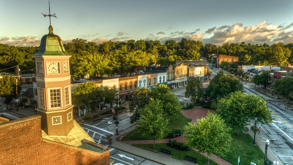 More Photos Of 4 E Washington St, Chagrin Falls Bank For Lease