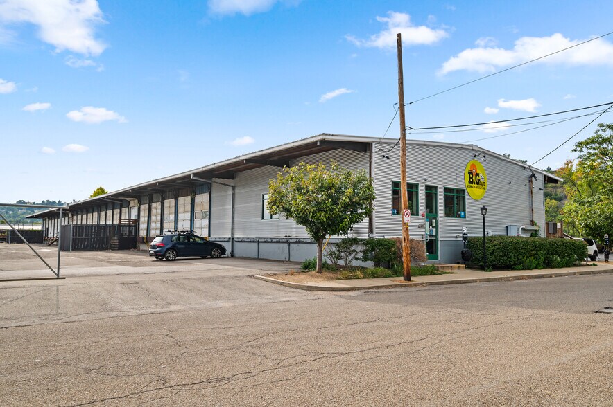 More Photos Of 12-28 McCandless Ave, Pittsburgh Light Distribution For Lease
