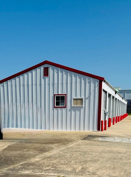 More Photos Of 602 W Madison St, Broken Arrow Self Storage For Lease