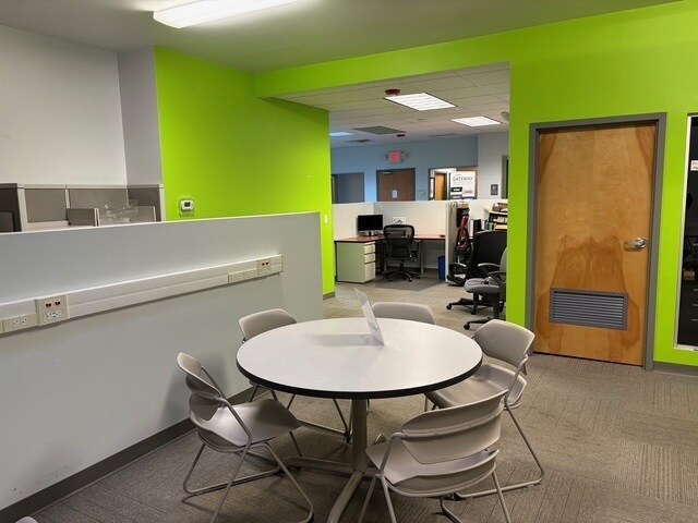 More Photos Of 111 Stow Ave, Cuyahoga Falls Office For Sale