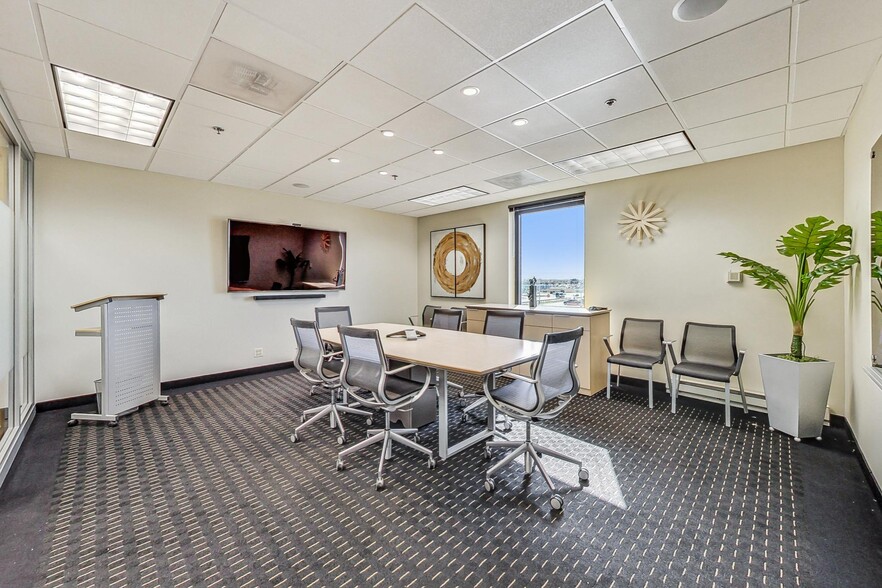 More Photos Of 10700 W Higgins Rd, Rosemont Office For Sale