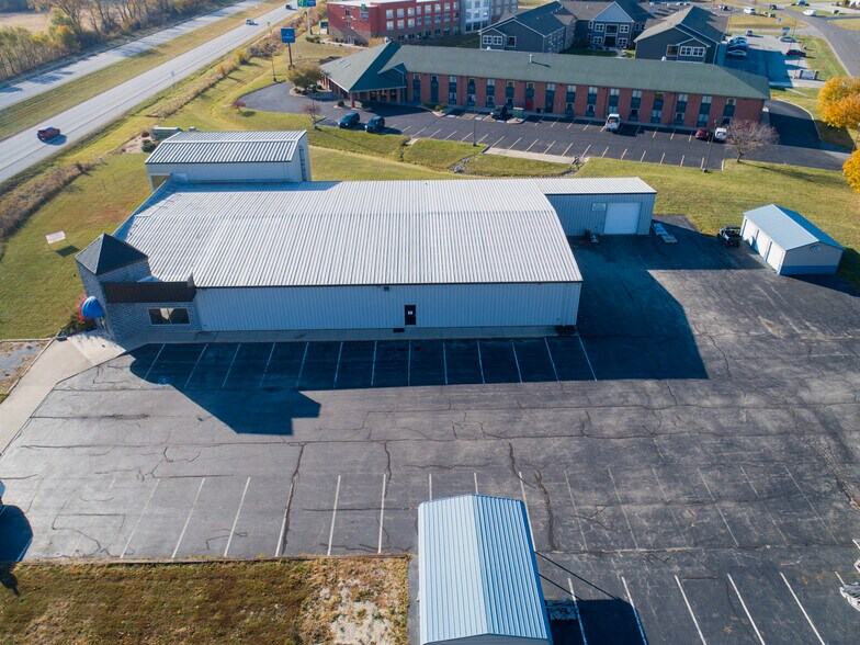 More Photos Of 665 W Connexion Way, Columbia City Flex For Sale