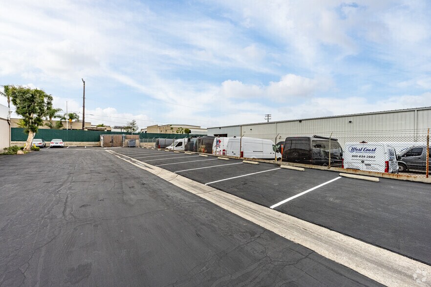 More Photos Of 2599 E 28th St, Signal Hill Unknown For Lease