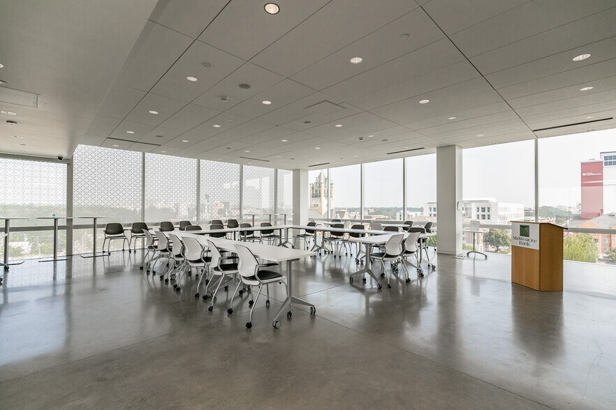 More Photos Of 500 S Clinton St, Iowa City Office Residential For Lease