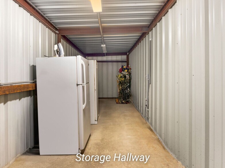 More Photos Of 521 E Front St, Hawkins General Retail For Sale