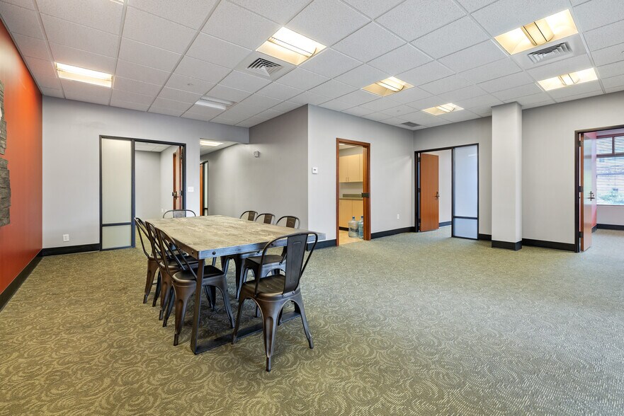More Photos Of 420 W Main St, Boise Office For Sale