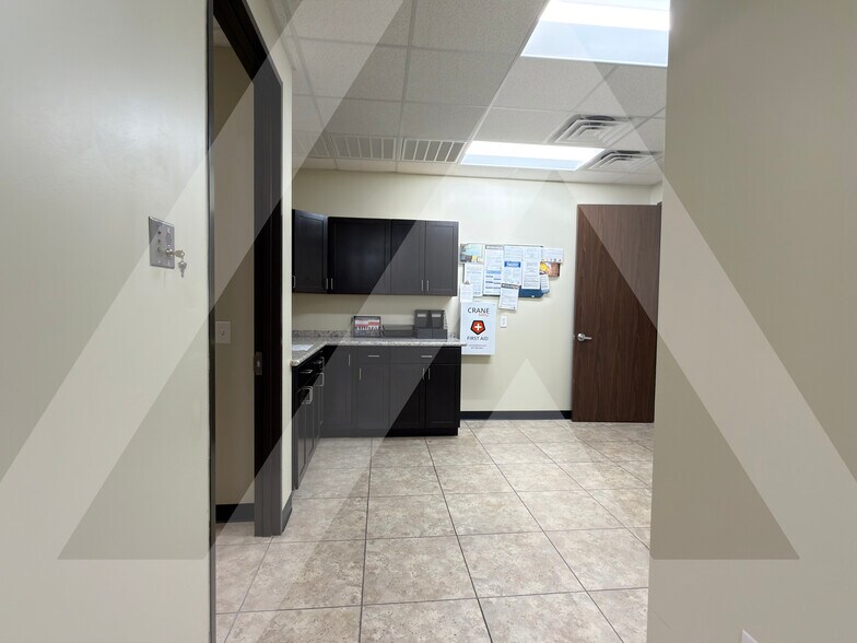 More Photos Of 10505 Fountaingate Dr, Stafford Office For Lease