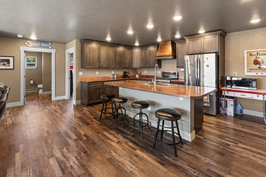 More Photos Of 303 Cold Iron Rd, Gallatin Gateway Warehouse For Sale