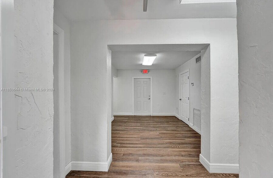 More Photos Of 1225 Alton Rd, Miami Beach Office For Lease
