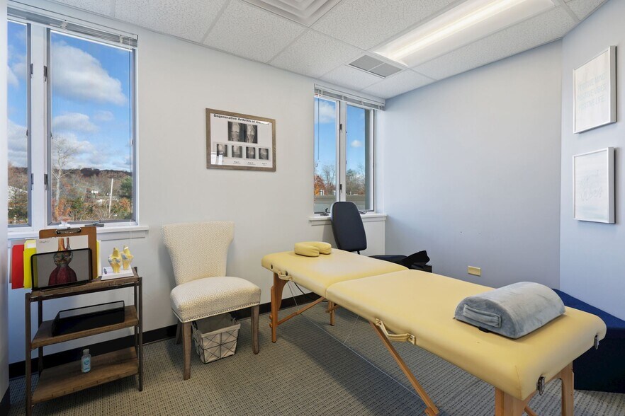 More Photos Of 794-799 Franklin Ave, Franklin Lakes General Retail For Sale