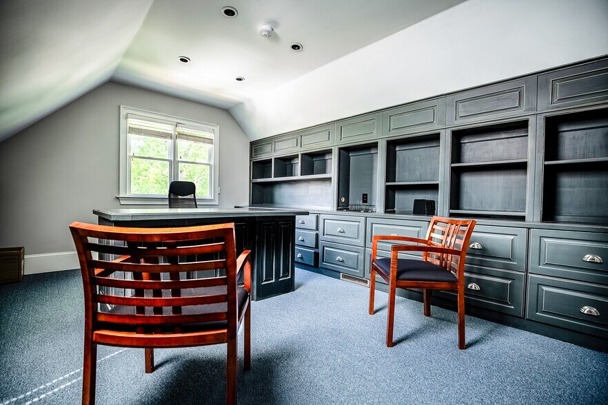 More Photos Of 5920 Odell St, Cumming Office For Sale