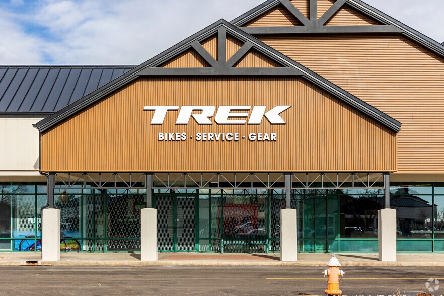 More Photos Of 5601-5753 McWhinney Blvd, Loveland General Retail For Sale