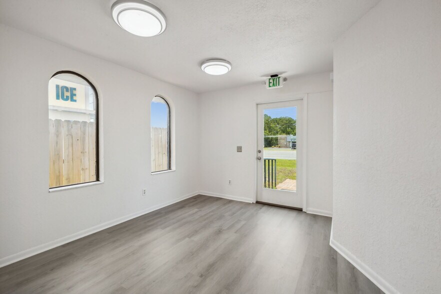 More Photos Of 2528-2530 Us-1, Saint Augustine Loft Creative Space For Lease