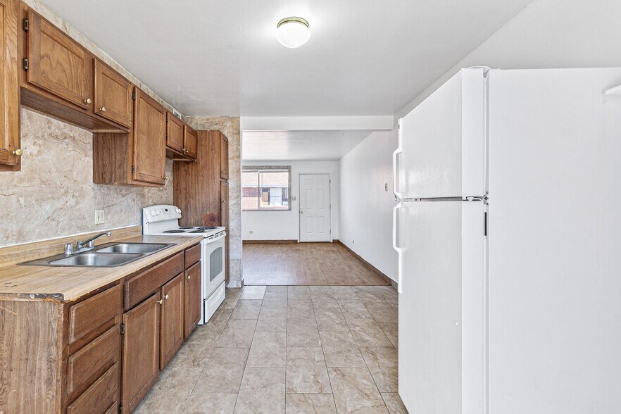 More Photos Of 5325 & 5335 W 4th Ave, Lakewood Apartments For Sale