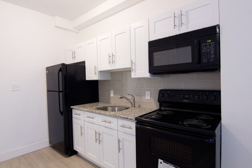 More Photos Of 6104 Market St, Philadelphia Storefront Retail Residential For Sale