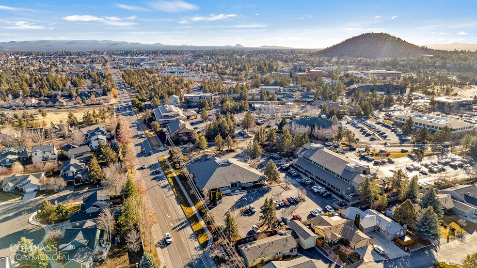 More Photos Of 2698 NE Courtney Dr, Bend Medical For Lease