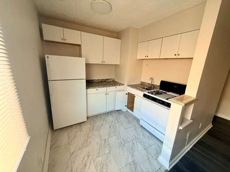 More Photos Of 2512-2516 Highland Ave, Cincinnati Apartments For Sale