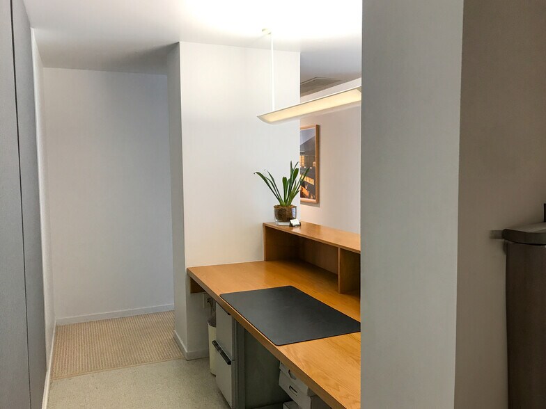 More Photos Of 2100 Ponce De Leon Blvd, Coral Gables Office For Lease