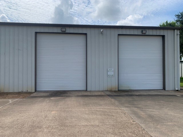 More Photos Of 203 W 96, League City Light Distribution For Sale