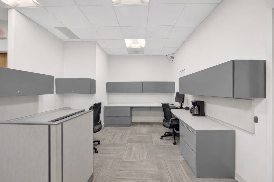 More Photos Of 2001 Central Park Ave, Yonkers Office For Sale