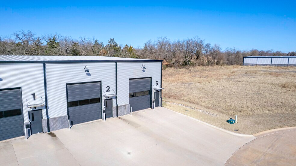 More Photos Of 6679 Prosper Rd, Edmond Showroom For Lease