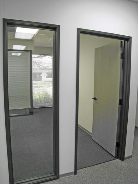 More Photos Of 5570 Skylane Blvd, Santa Rosa Office For Lease